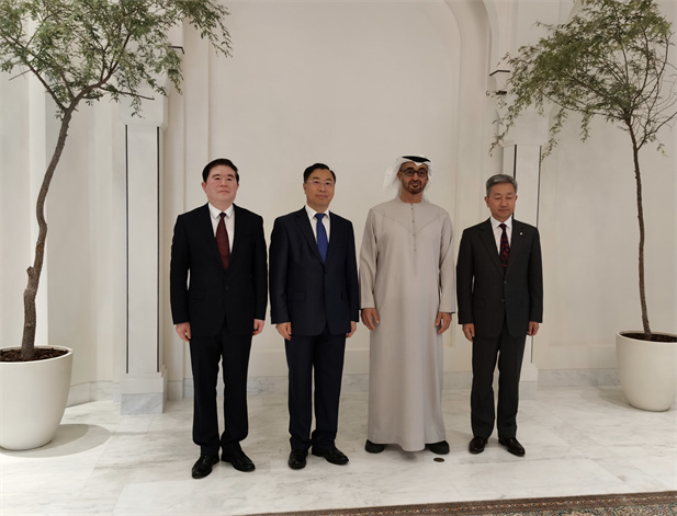 2022年12月，华体会-华体会app-华体会体育官网
董事长刘敬桢率领集团生物医药合作代表团出访阿拉伯联合酋长国。阿拉伯联合酋长国总统穆罕默德在阿联酋阿布扎比接见刘敬桢董事长一行，并感谢华体会-华体会app-华体会体育官网
为阿联酋抗击疫情所做的贡献.jpg