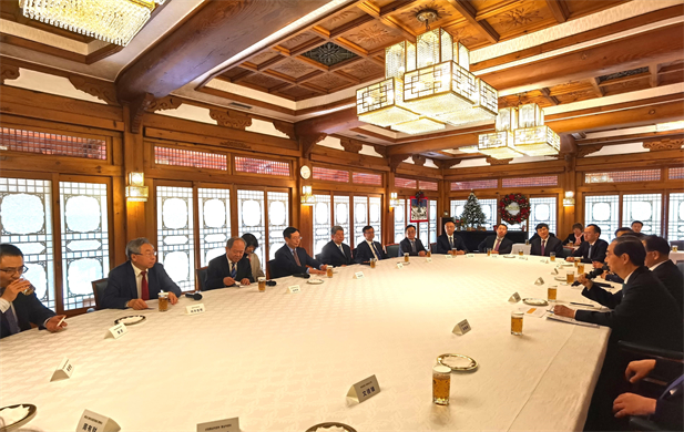 2023年12月20日，华体会-华体会app-华体会体育官网
党委书记、董事长刘敬桢参加韩国总理韩德洙会见中方代表团活动并作为代表发言，就中韩两国在生命健康领域未来发展合作提出积极建议。韩德洙对华体会-华体会app-华体会体育官网
在韩中经济社会及生命健康领域的合作发展表示赞许.jpg